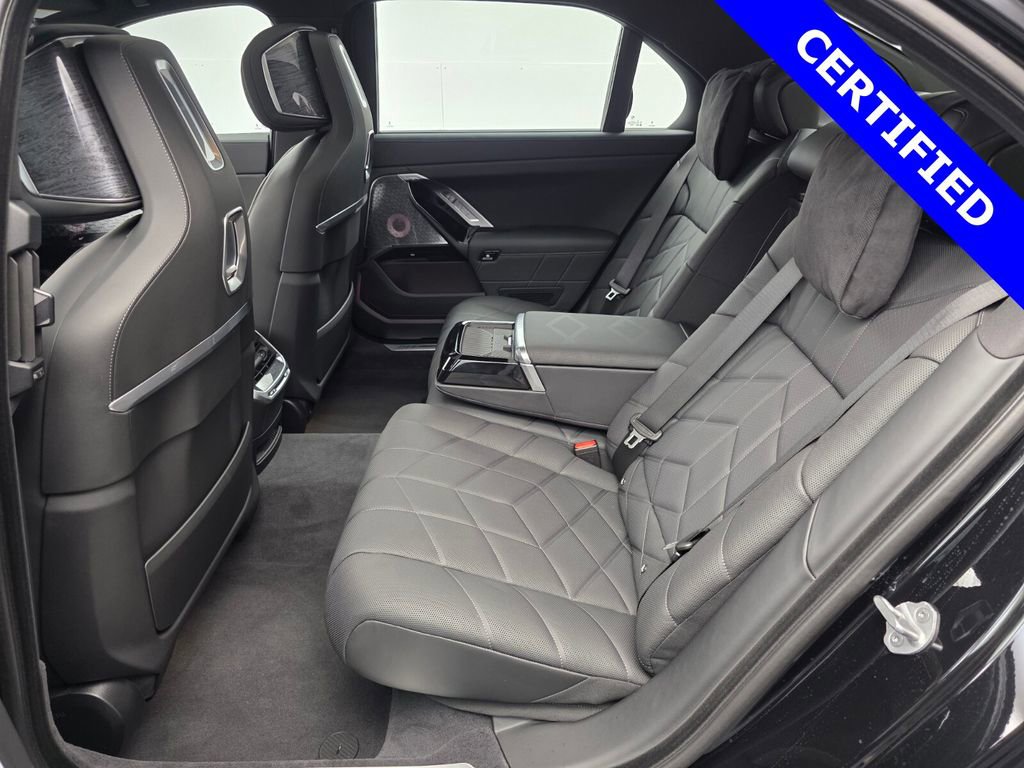 Used 2025 BMW i7 M70 w/ Executive Package image 14