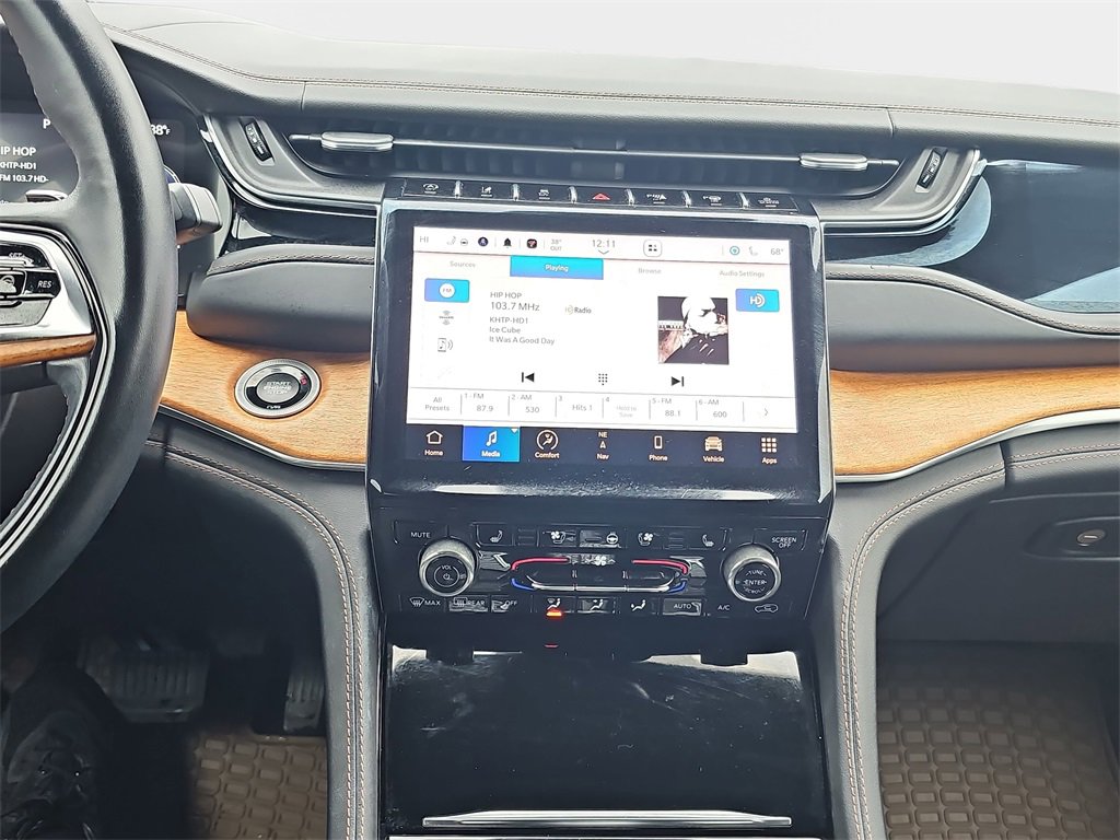 Used 2023 Jeep Grand Cherokee Summit image 23