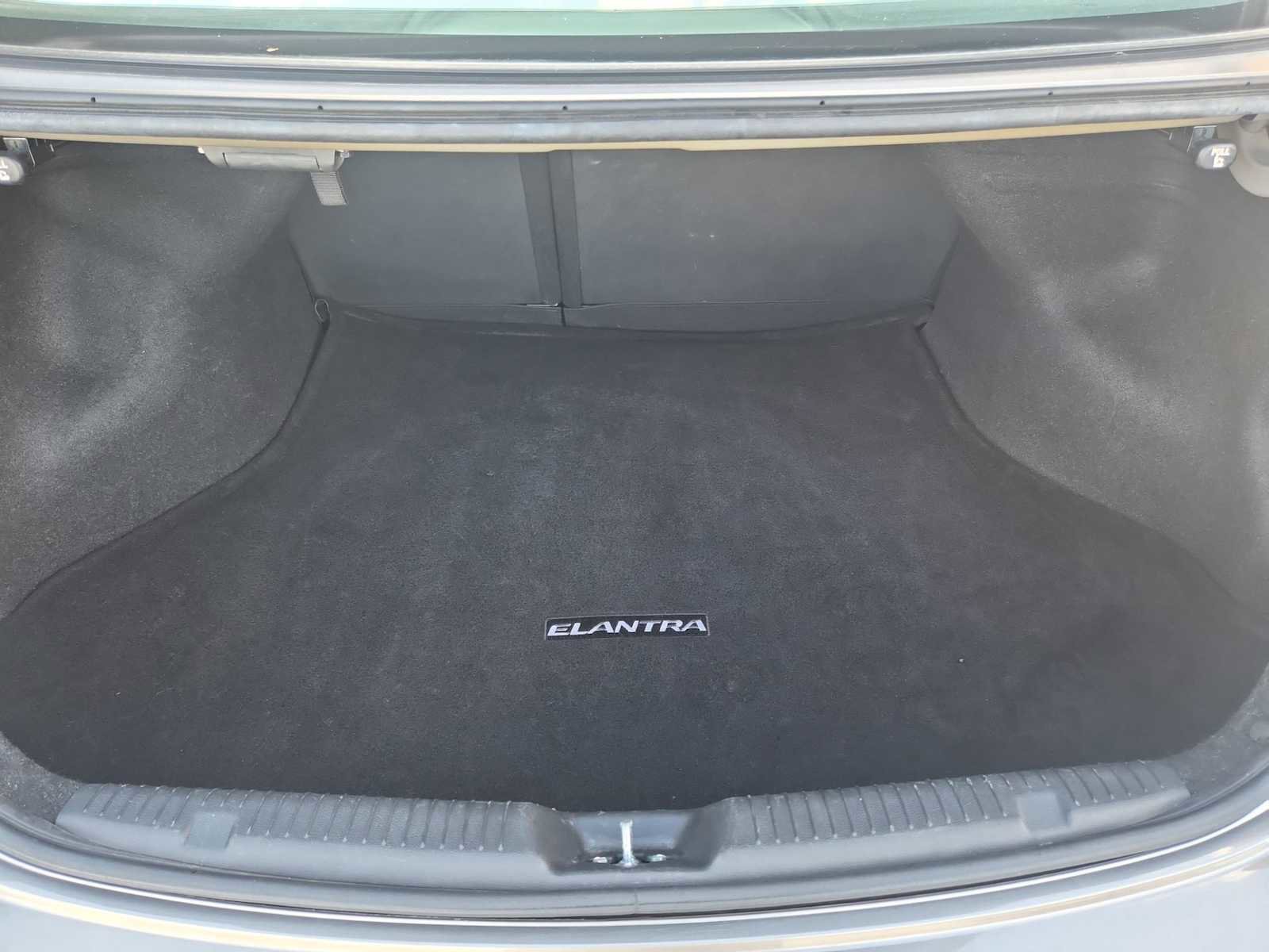 Used 2016 Hyundai Elantra SE w/ Option Group 02 image 25