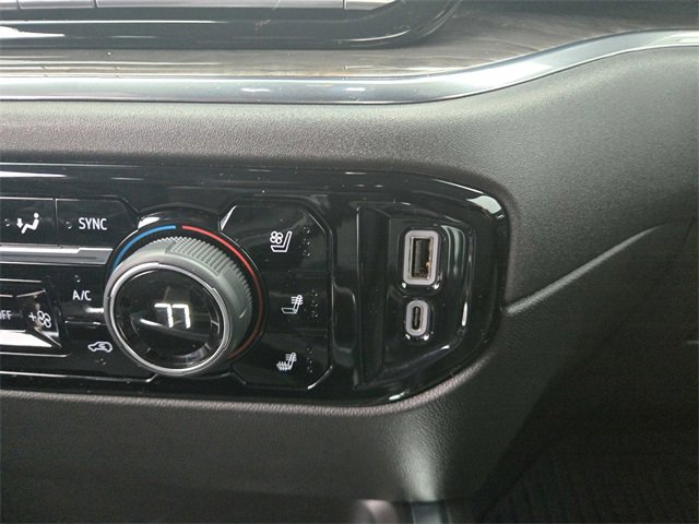 Used 2024 Chevrolet Silverado 2500 LTZ w/ LTZ Convenience Package image 19