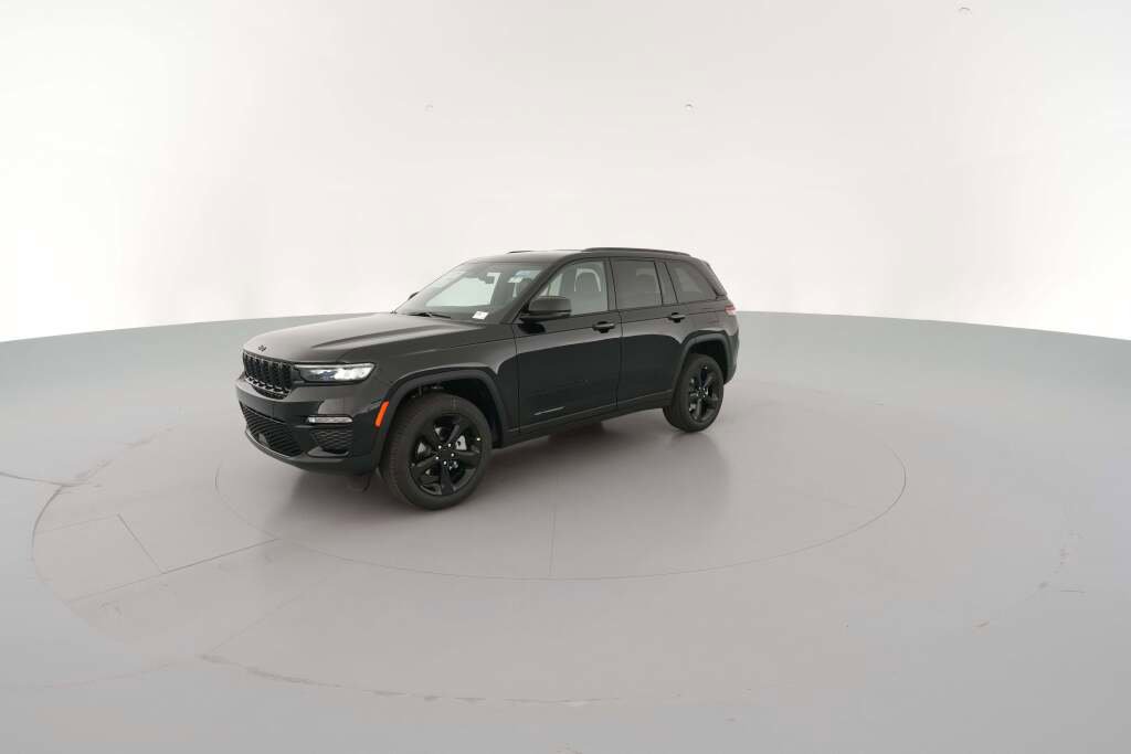 New 2025 Jeep Grand Cherokee Limited w/ Black Appearance Package image 4