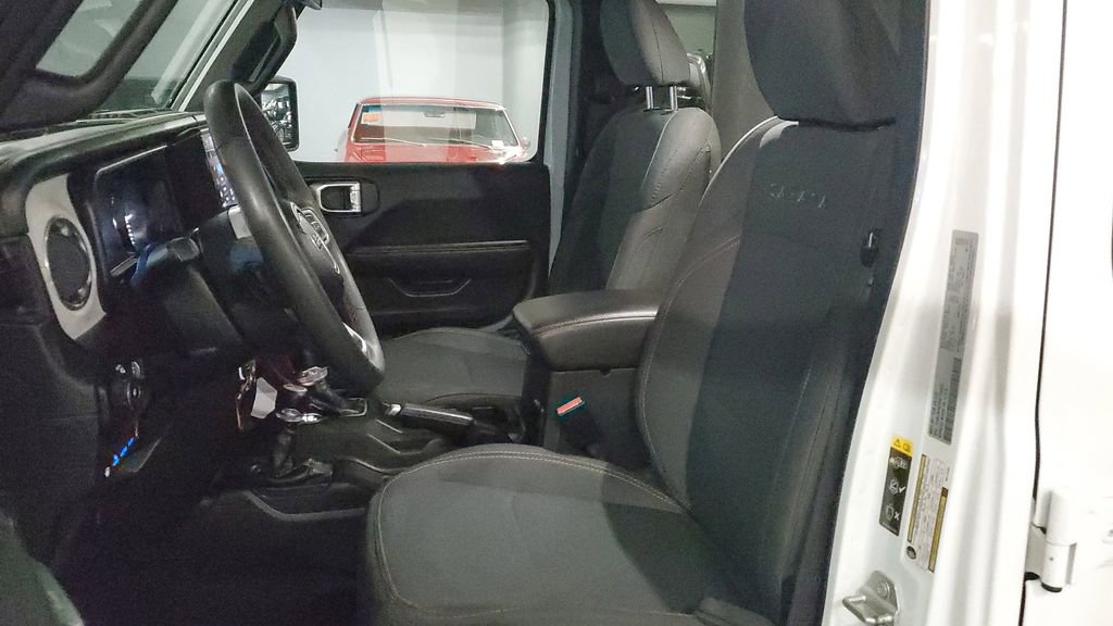 Used 2024 Jeep Wrangler Unlimited Sahara image 18