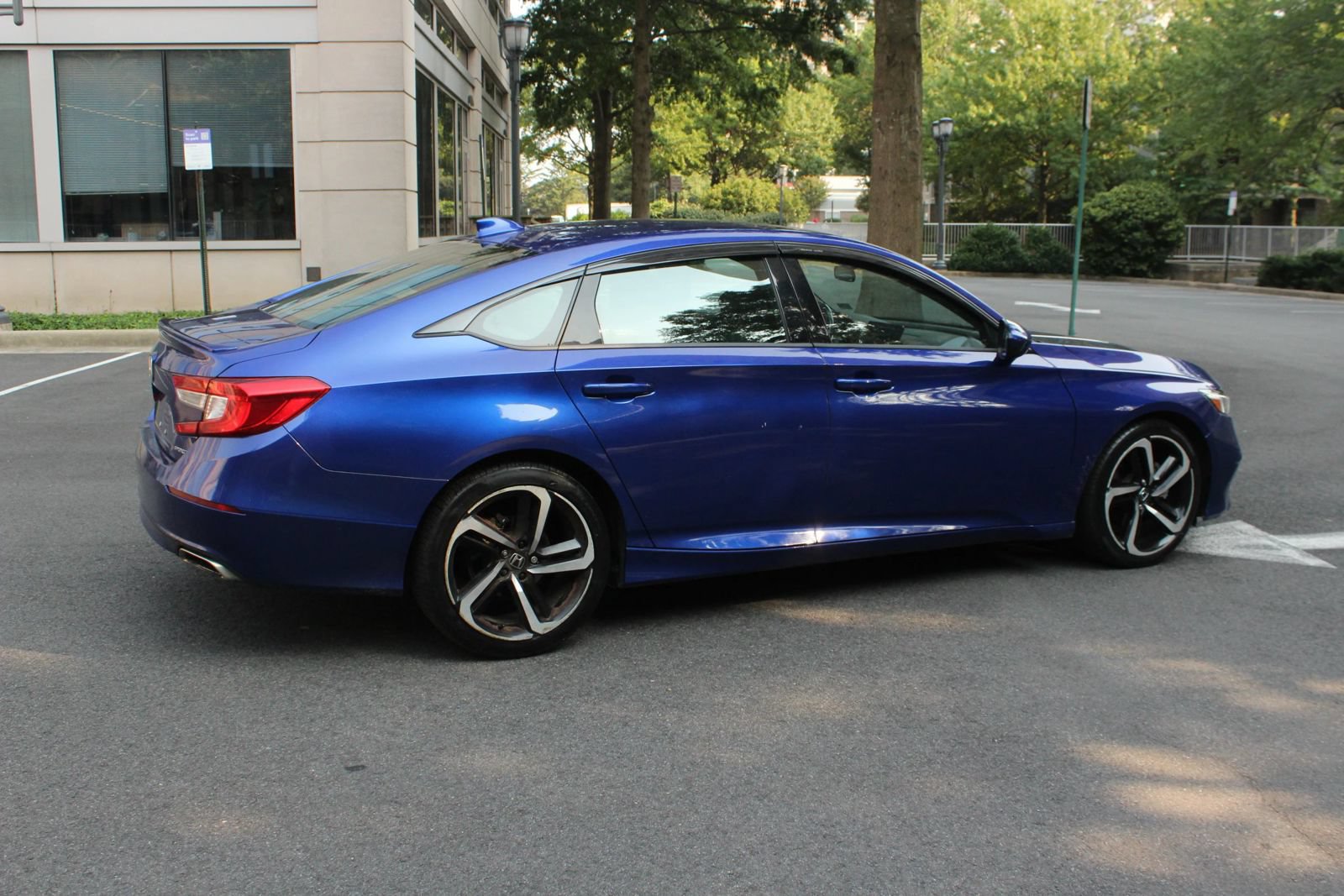 Used 2020 Honda Accord Sport image 7