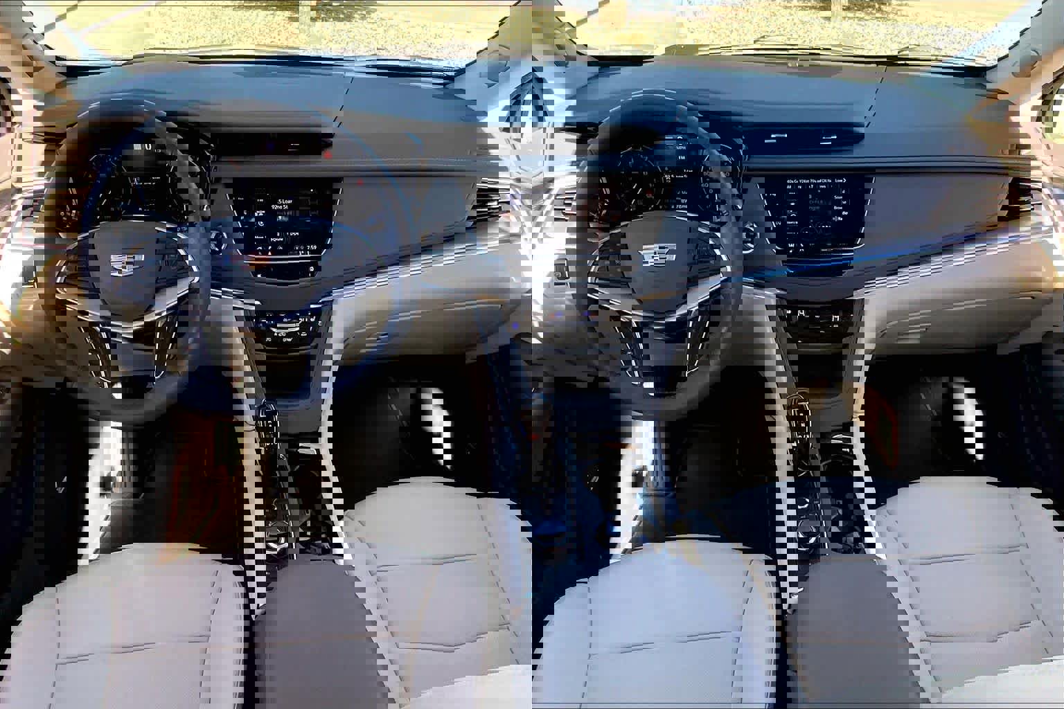 Used 2025 Cadillac XT5 Premium Luxury w/ Technology Package image 15