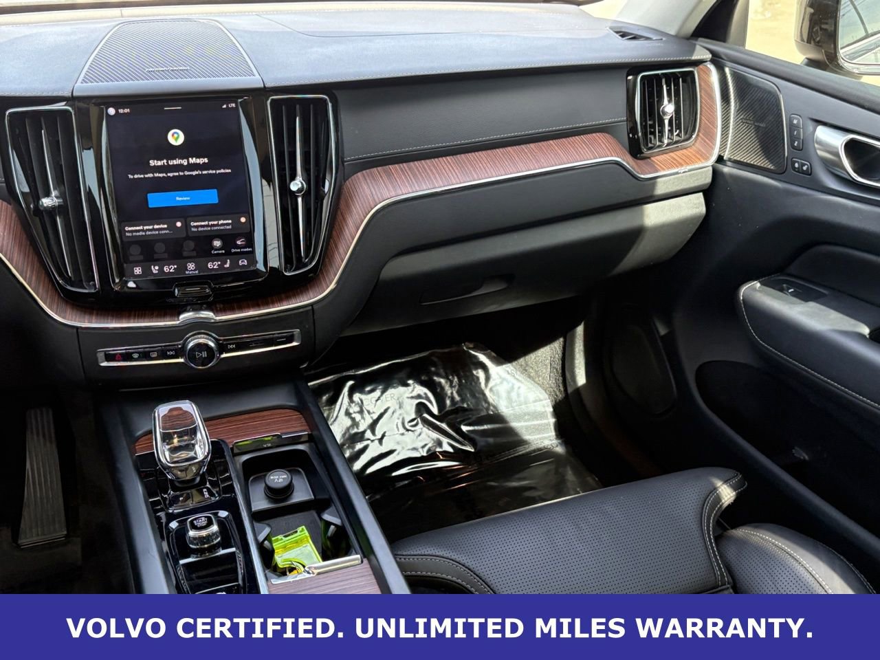 Certified 2023 Volvo XC60 B5 Ultimate w/ Climate Package image 16
