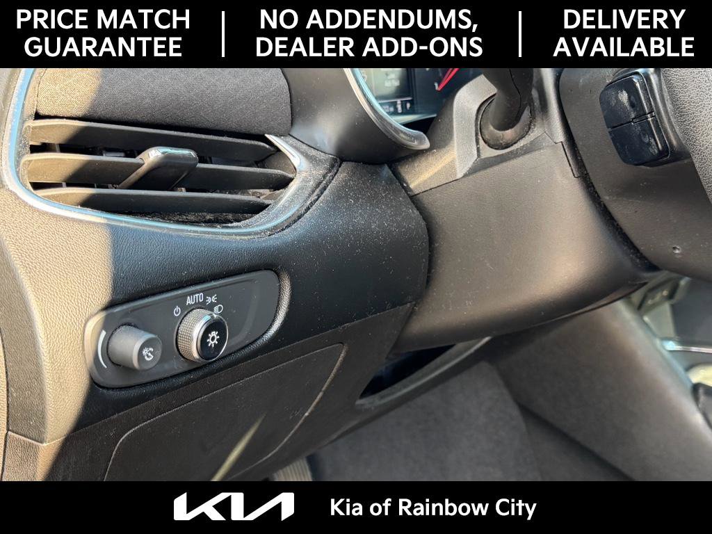 Used 2021 Chevrolet Malibu LT image 13