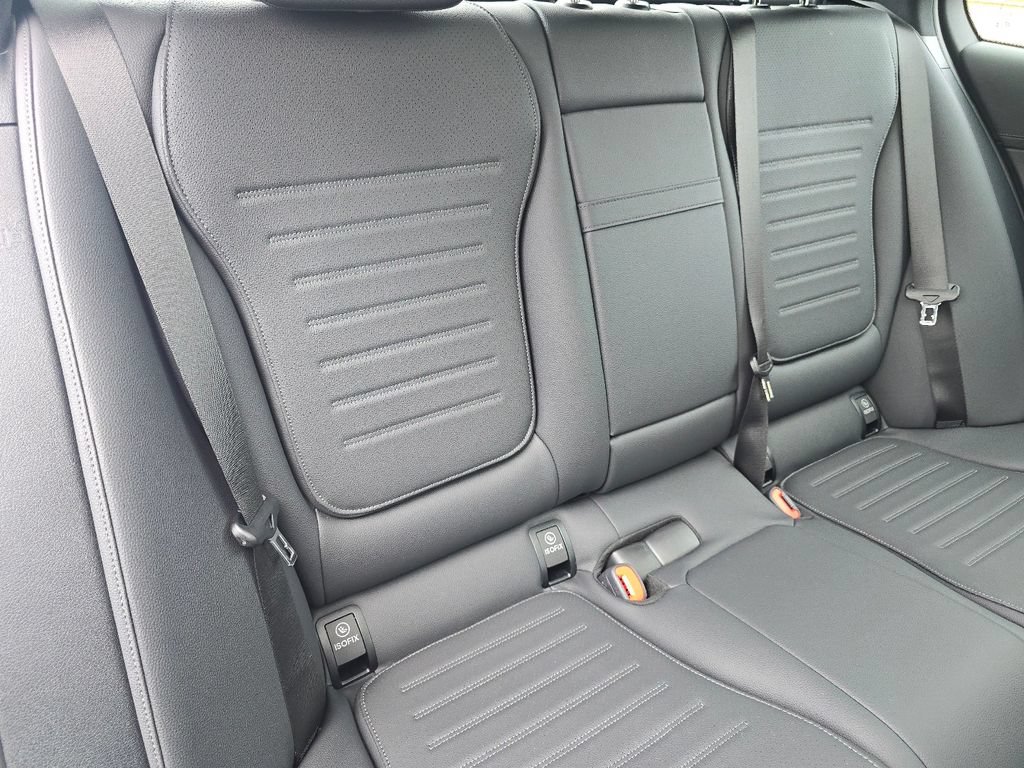 New 2026 Mercedes-Benz C 300 4MATIC Sedan image 21