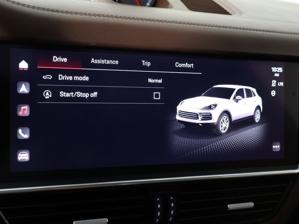 Used 2023 Porsche Cayenne Platinum Edition image 51