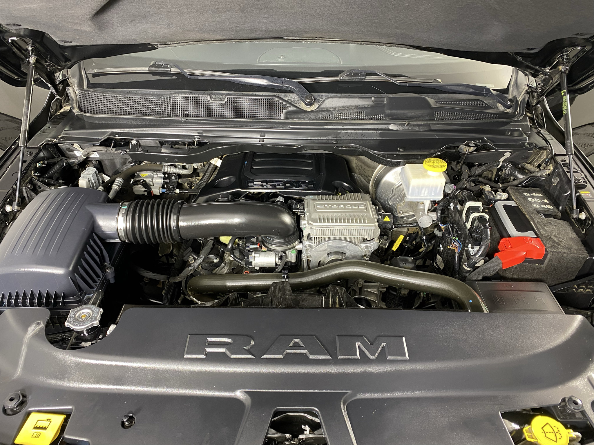 Used 2023 RAM 1500 Laramie AWD/4WD image 32