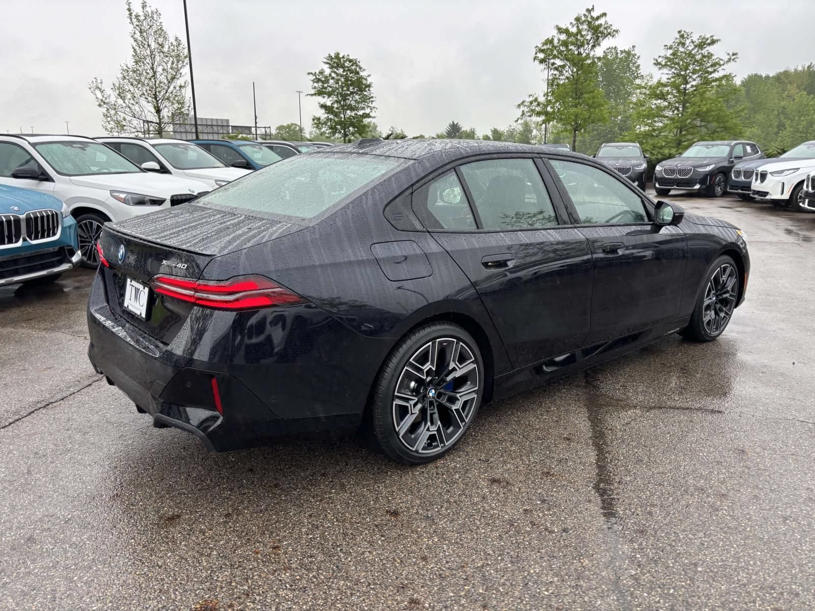 New 2026 BMW i5 eDrive40 w/ M Sport Package AWD/4WD image 25