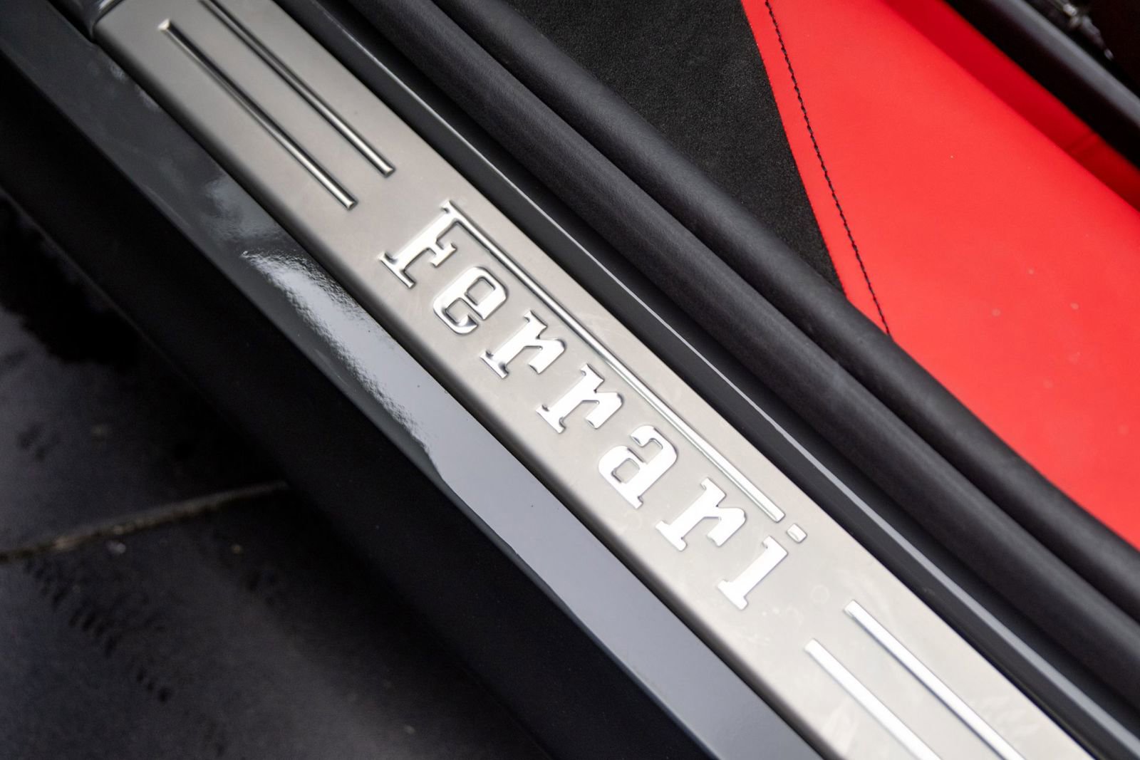 Used 2024 Ferrari SF90 Spider AWD/4WD image 31