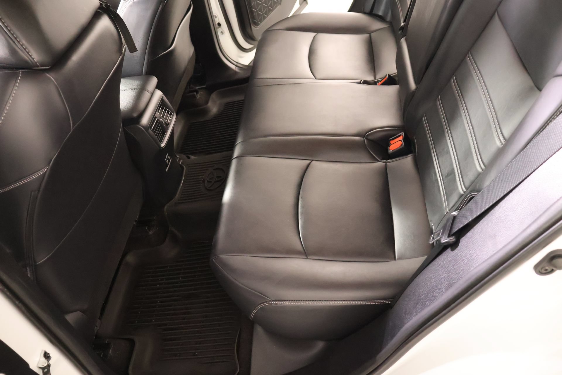 Used 2020 Toyota RAV4 XLE Premium AWD/4WD image 12