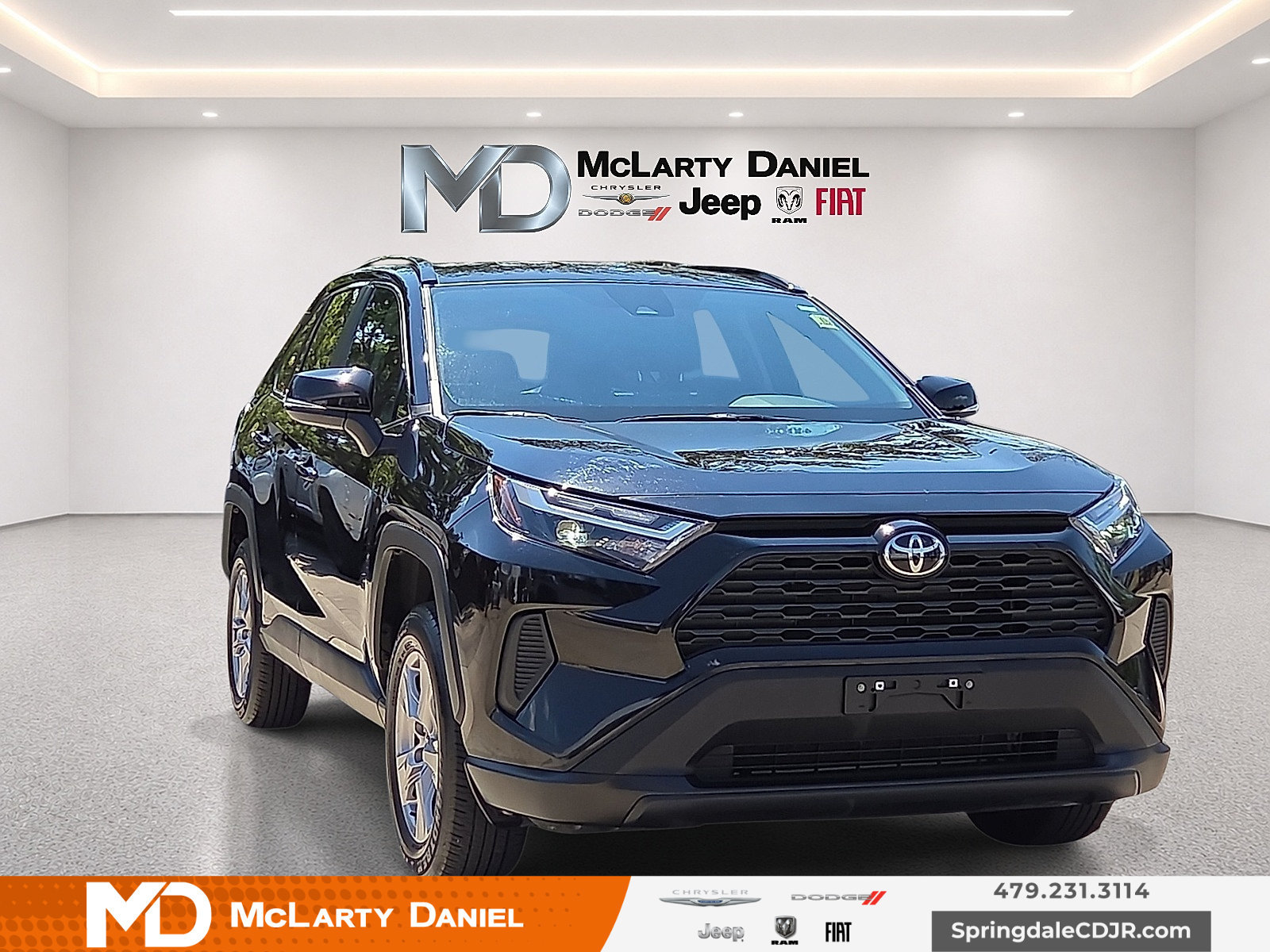 Used 2025 Toyota RAV4 XLE AWD/4WD image 1