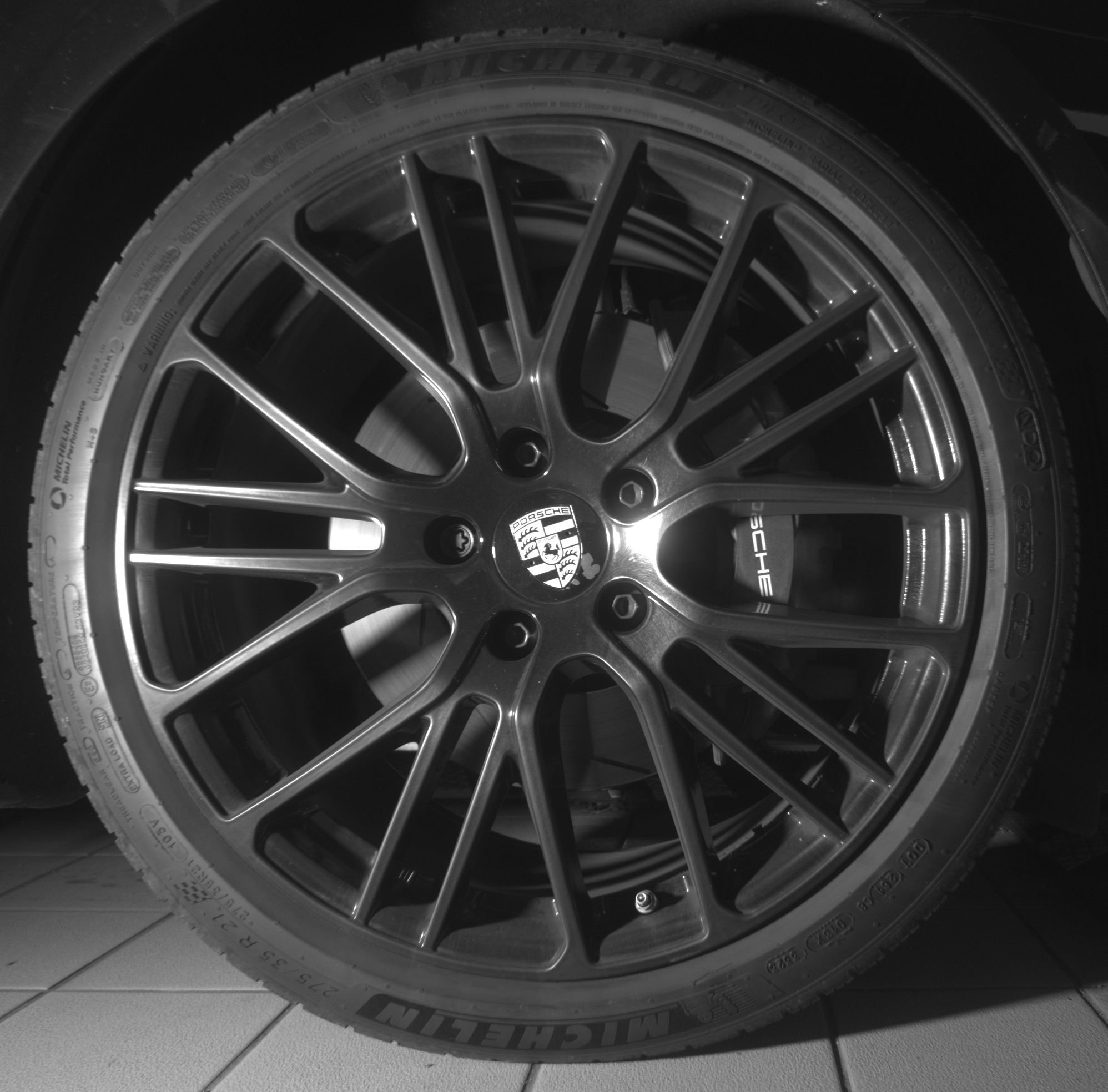 Used 2024 Porsche Panamera RWD image 28