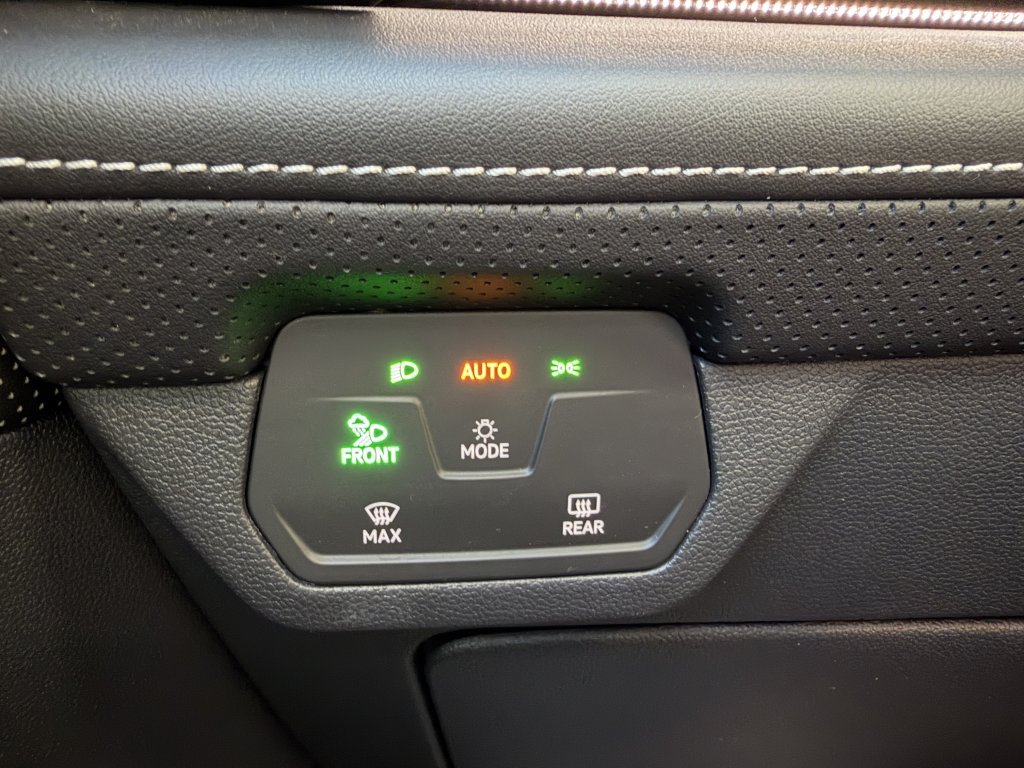 Used 2024 Volkswagen Atlas Cross Sport SEL R-Line AWD/4WD image 29