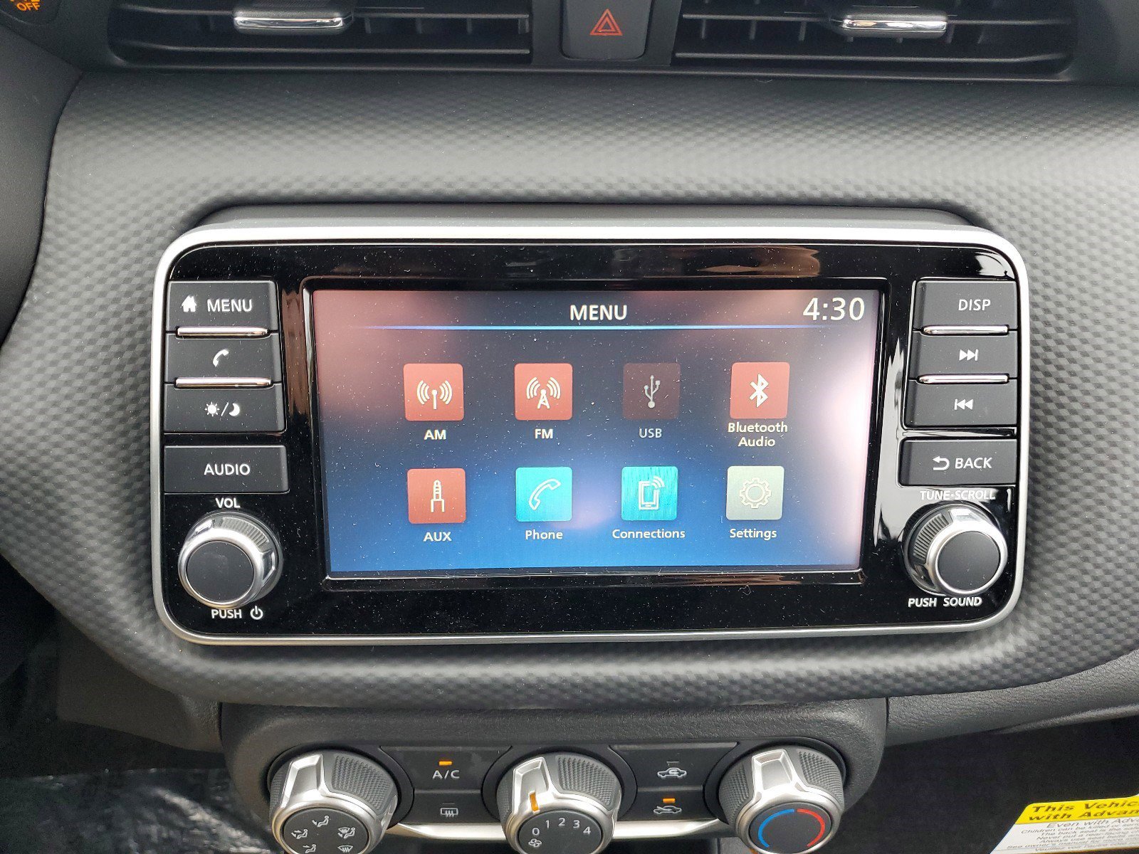 New 2024 Nissan Kicks S image 16