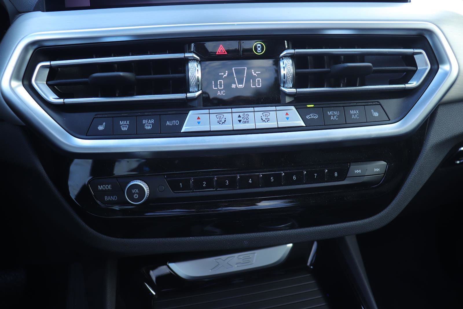 Used 2024 BMW X3 sDrive30i w/ Premium Package w/ZPA image 40