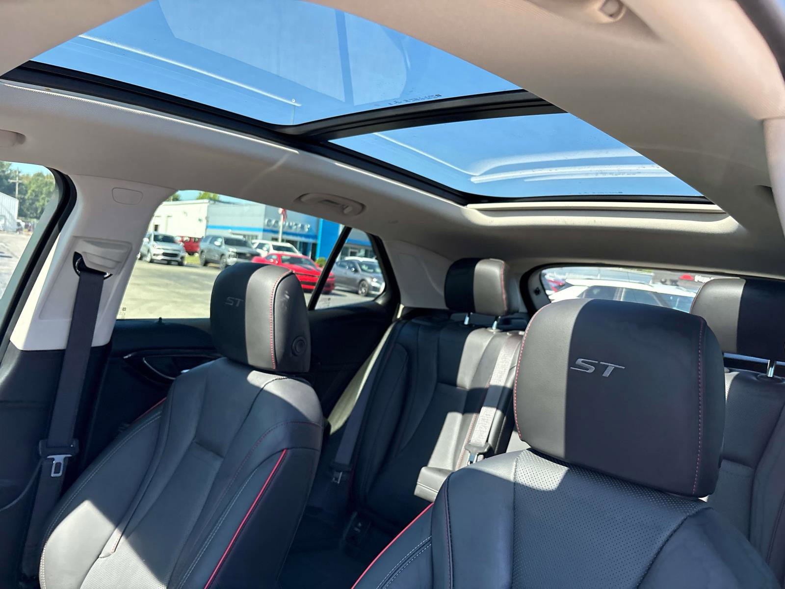 Used 2022 Buick Envision Essence w/ Technology Package II image 12