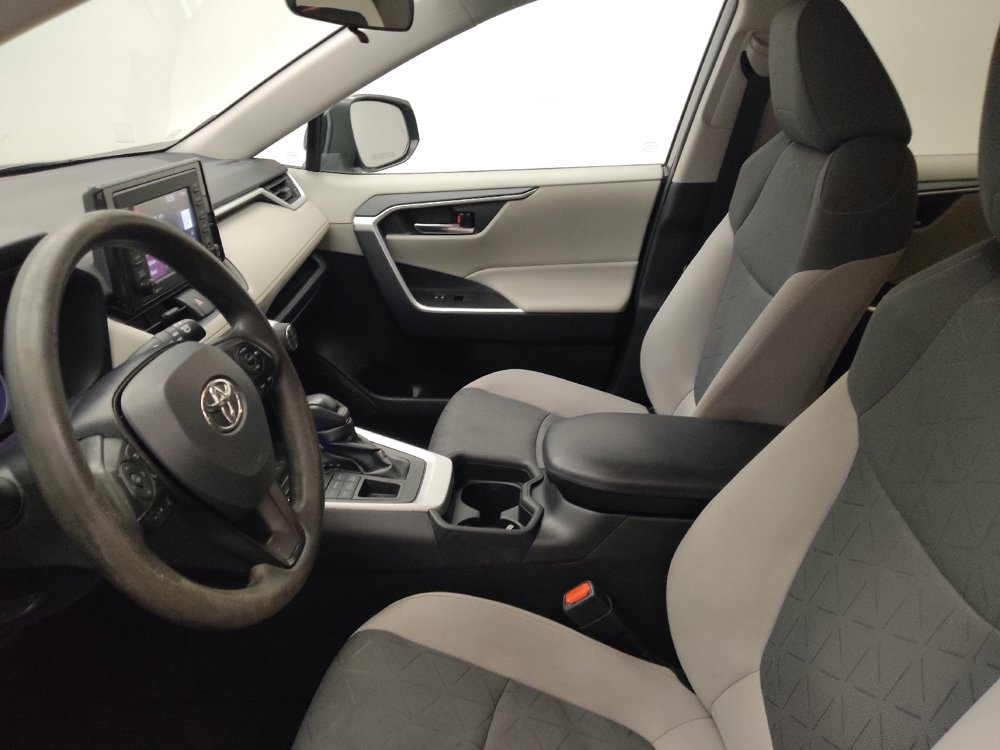 Used 2021 Toyota RAV4 XLE image 17