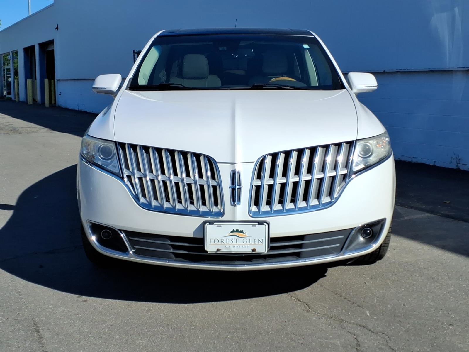 Used 2011 Lincoln MKT 2WD w/ 101A Rapid Spec Order Code image 2