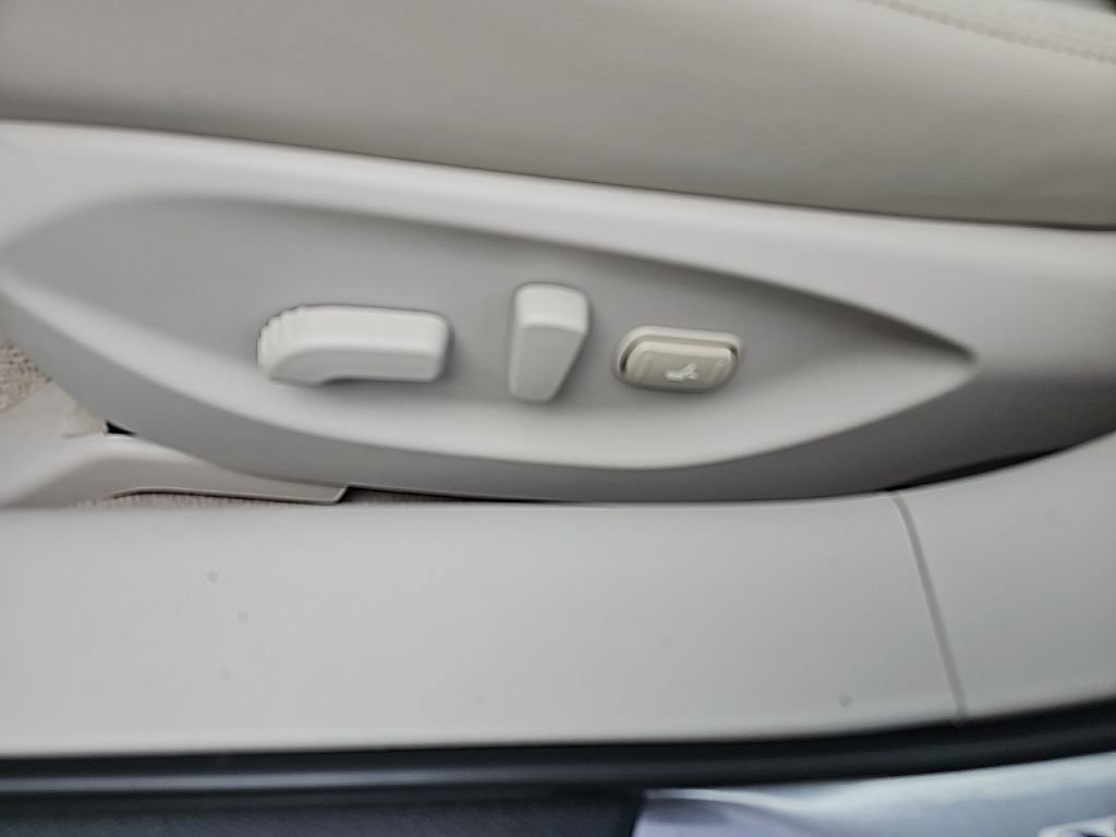 Used 2020 INFINITI Q50 Luxe w/ Essential Package (3.0T Luxe) image 31