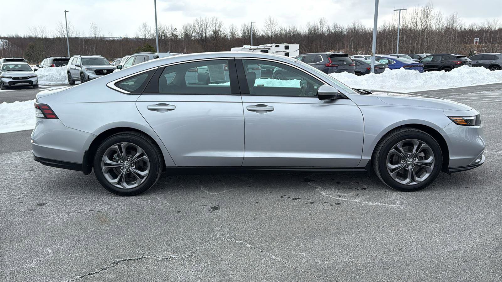 Used 2023 Honda Accord EX image 4