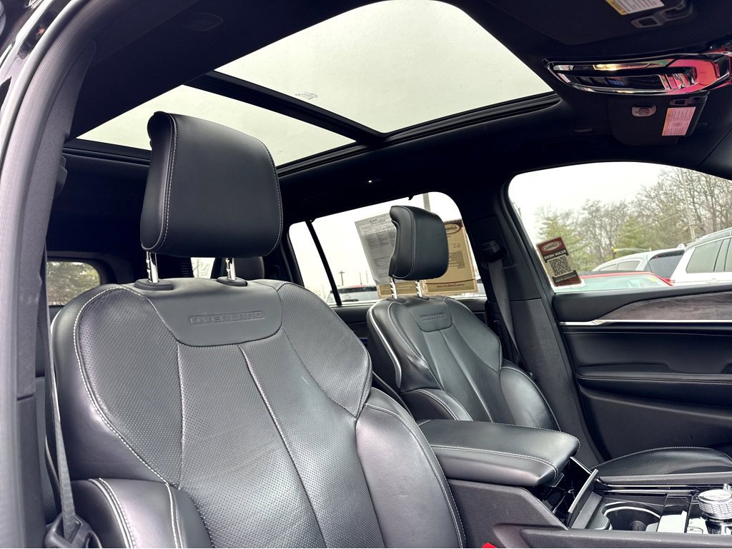 Used 2022 Jeep Grand Cherokee L Overland w/ Luxury Tech Group IV image 8