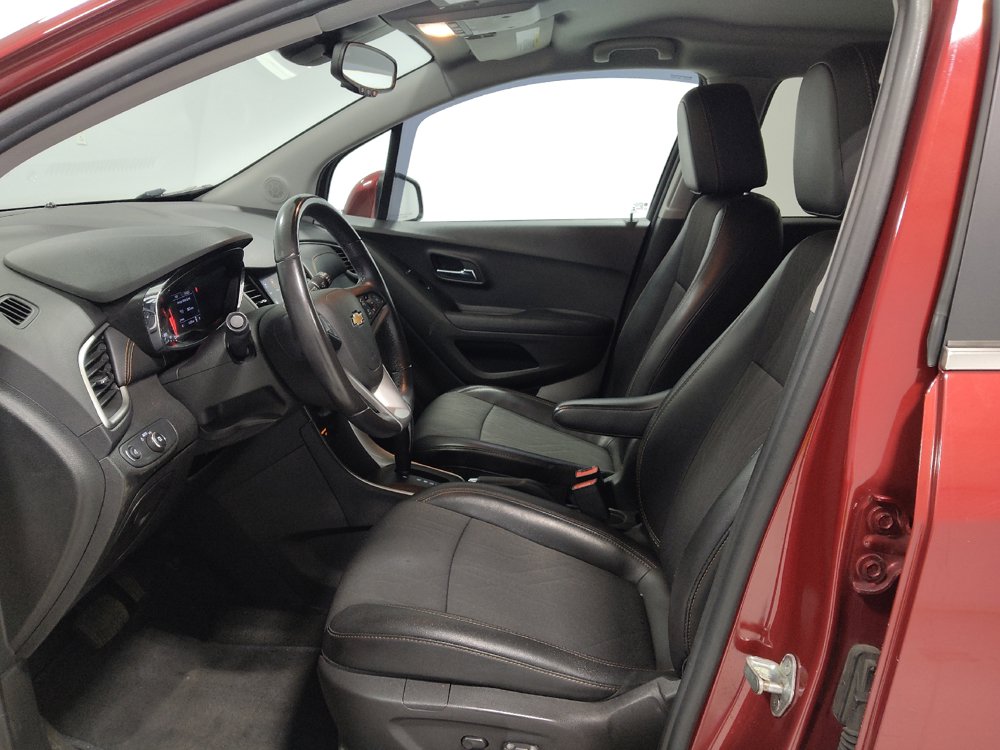 Used 2020 Chevrolet Trax LT w/ LT Convenience Package AWD/4WD image 17