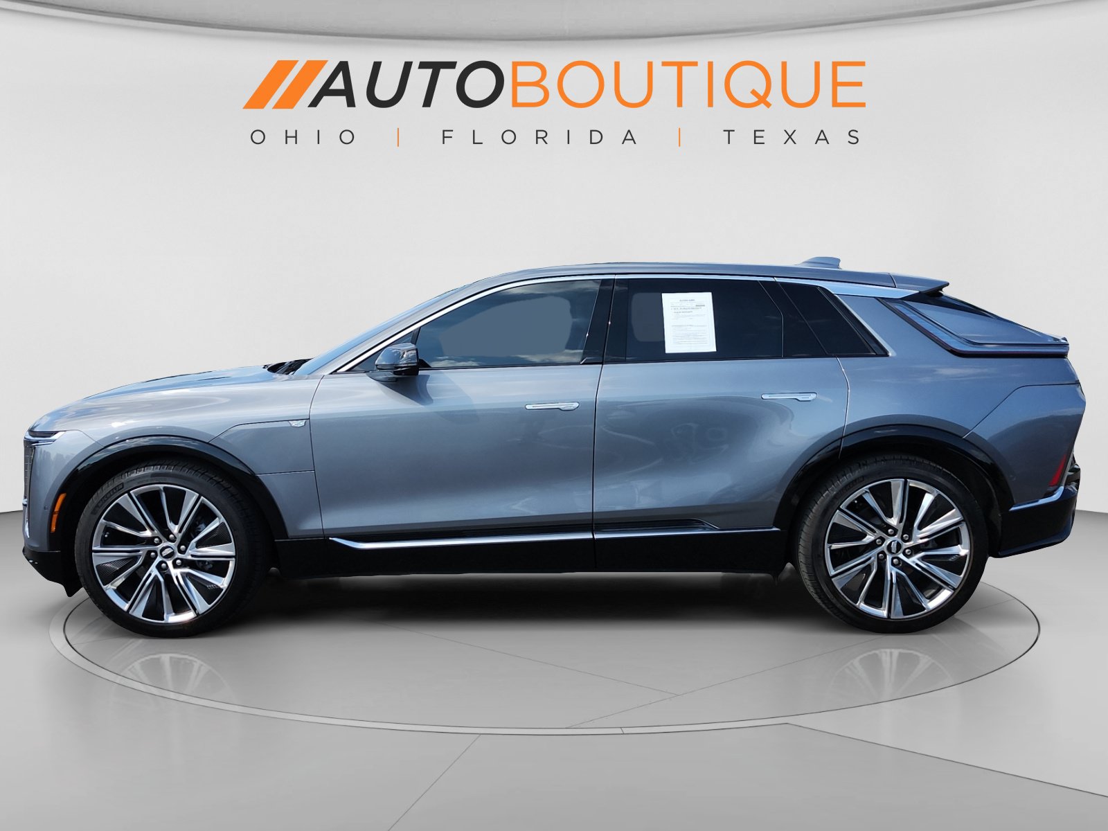 Used 2023 Cadillac Lyriq 2WD image 2