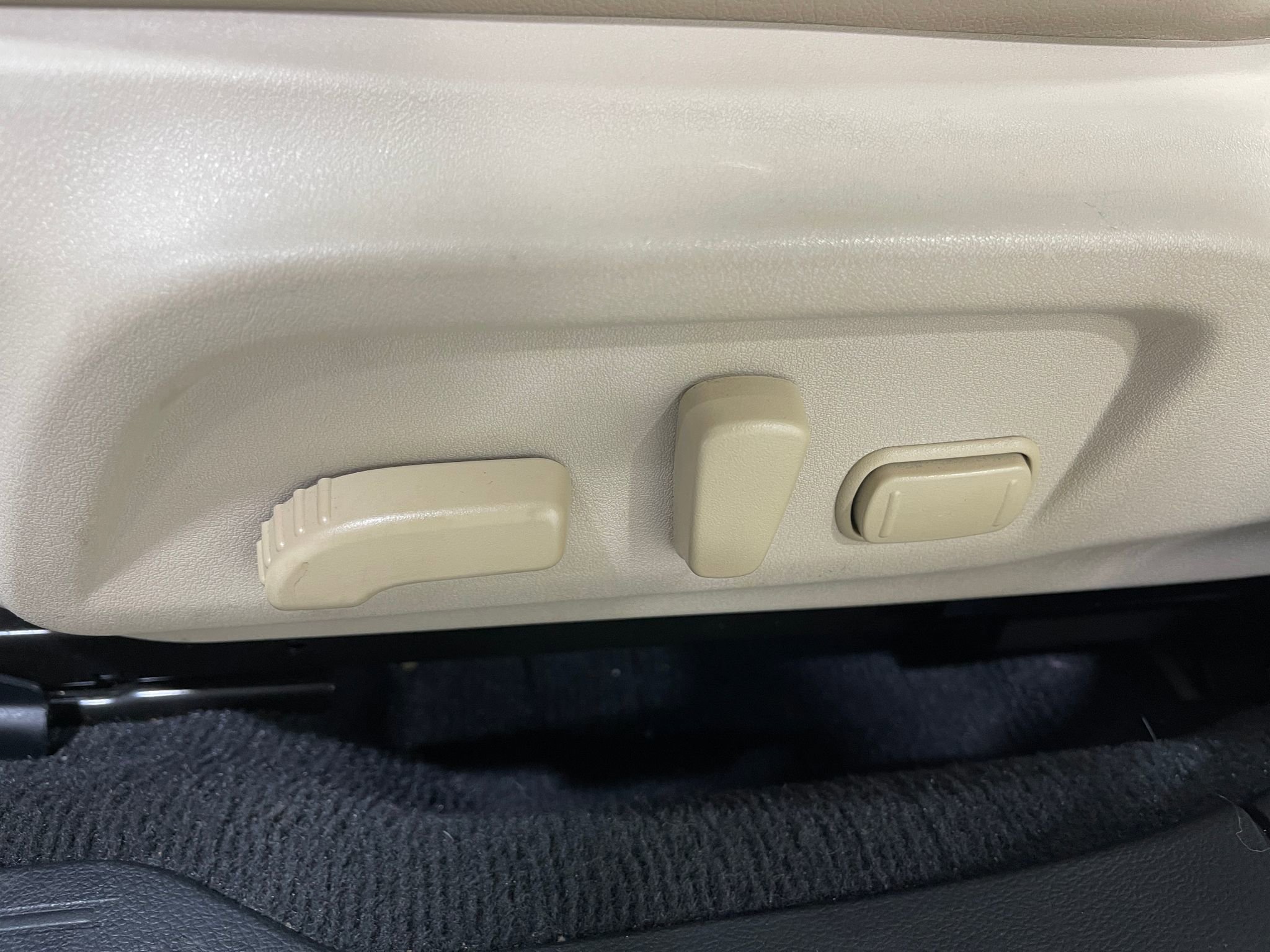 Used 2018 Subaru Outback 2.5i Limited image 16