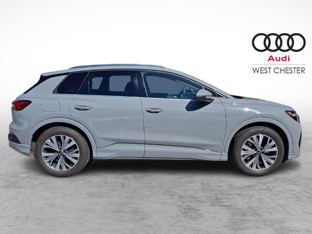 Used 2024 Audi Q4 e-tron Premium Plus w/ Premium Plus RWD image 7