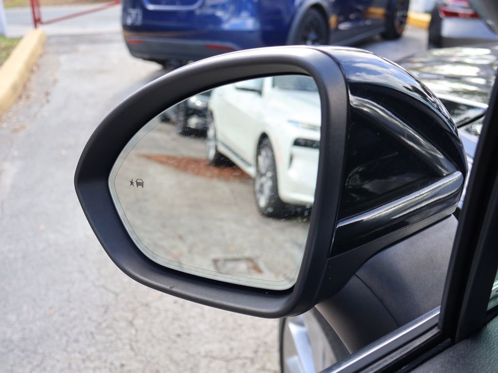 Used 2023 Buick Envision Avenir image 42