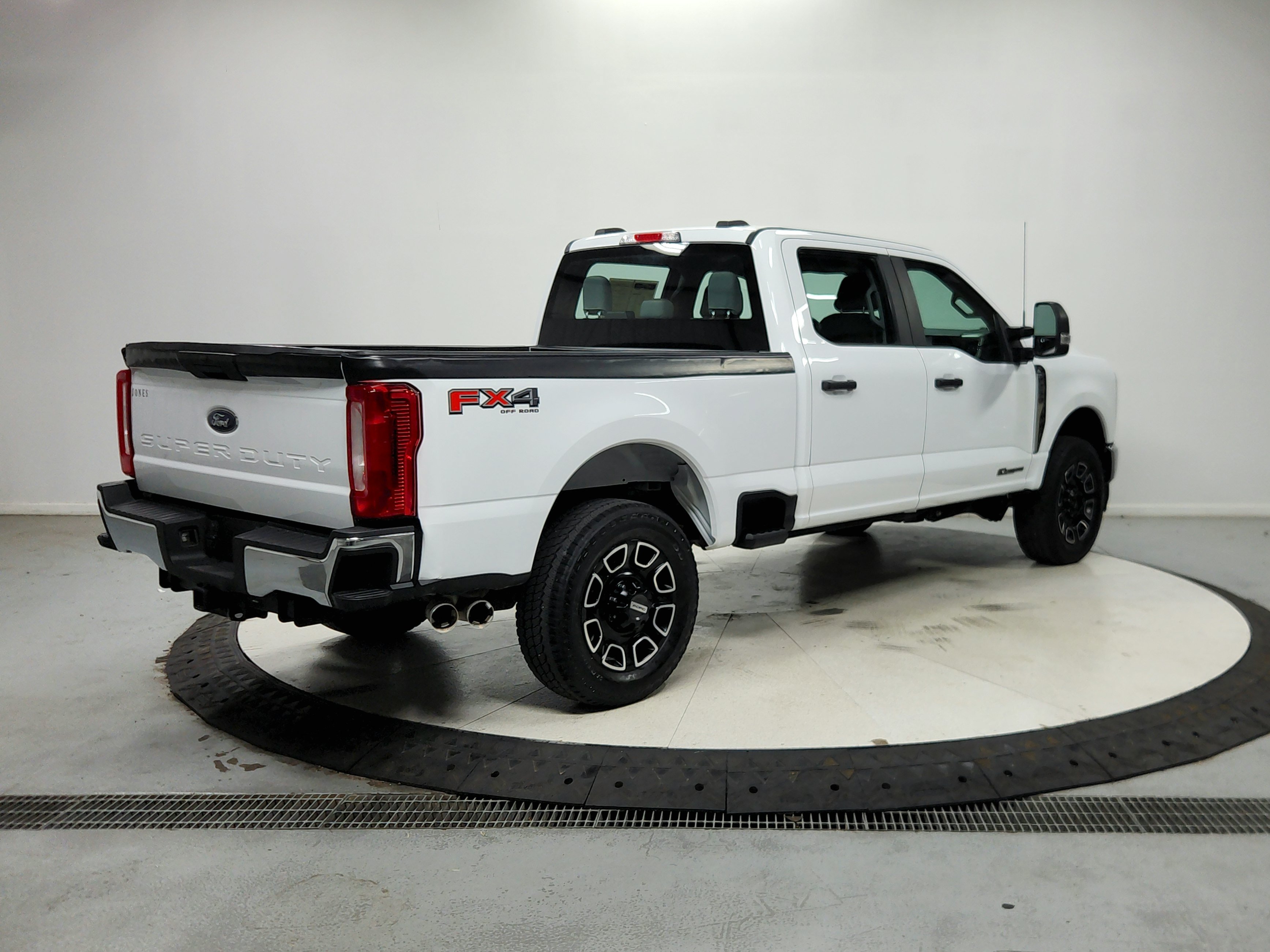 Used 2024 Ford F250 XL w/ FX4 Off-Road Package AWD/4WD image 8
