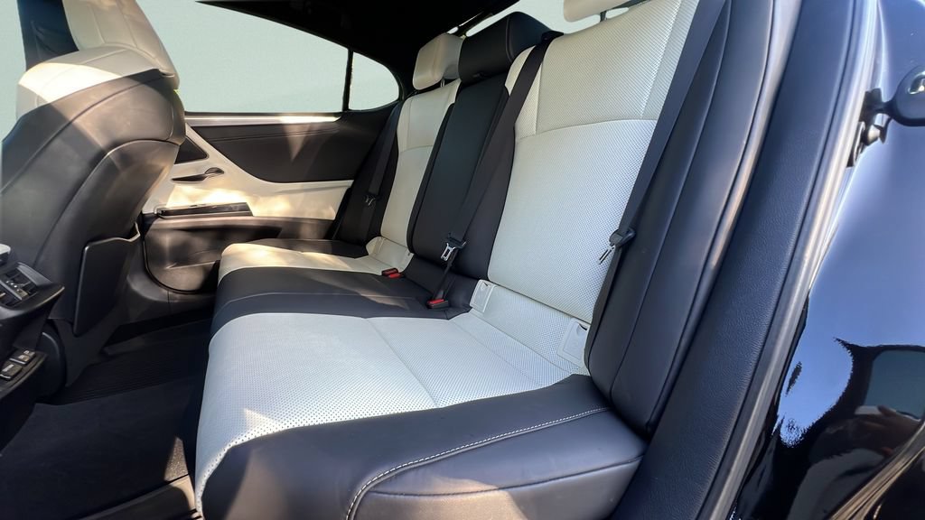 Used 2024 Lexus ES 300h F Sport w/ Accessory Package (Z2) FWD image 9