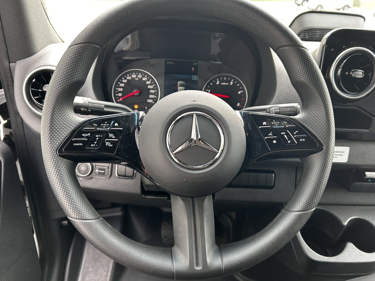 Used 2025 Mercedes-Benz Sprinter 2500 image 24