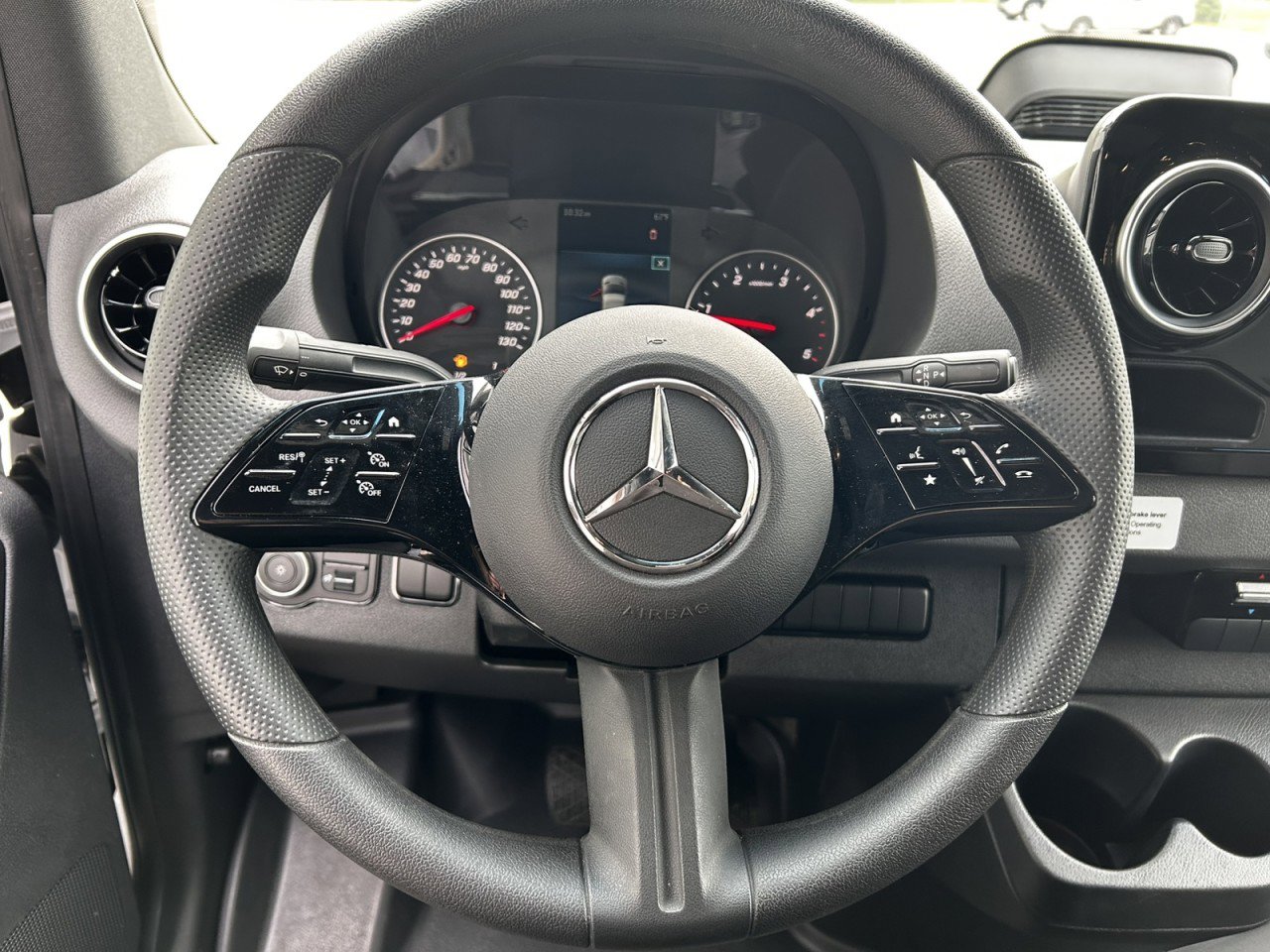 Used 2025 Mercedes-Benz Sprinter 2500 image 24