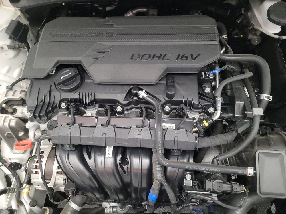 Used 2024 Hyundai Elantra SE FWD image 30