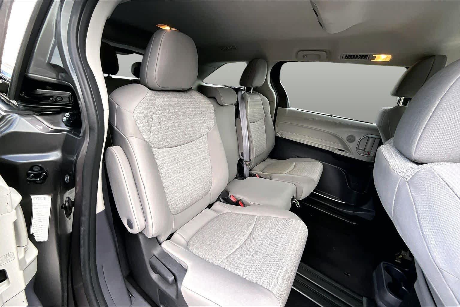 Used 2022 Toyota Sienna LE FWD image 20