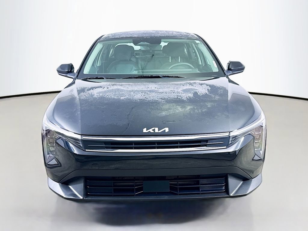 Used 2025 Kia K4 LXS image 2