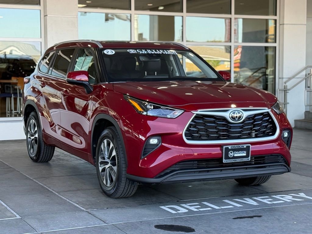 Certified 2023 Toyota Highlander XLE image 7