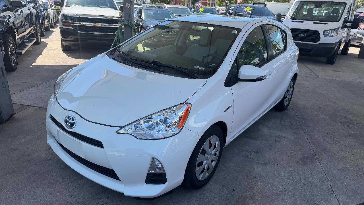 Used 2012 Toyota Prius C One FWD image 1