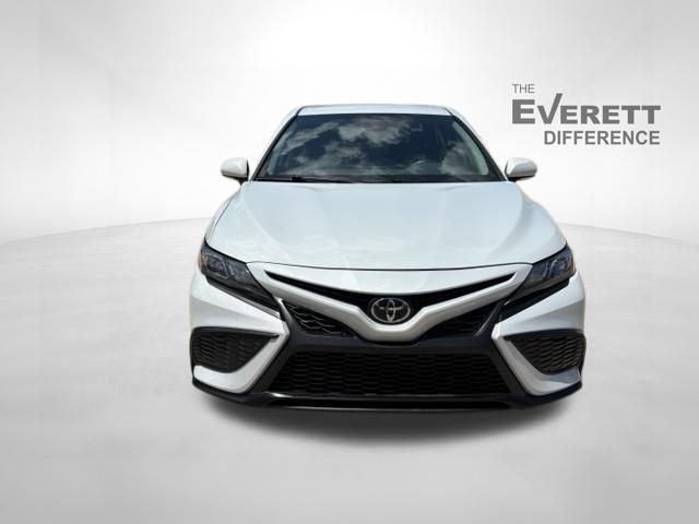 Used 2023 Toyota Camry SE FWD image 2