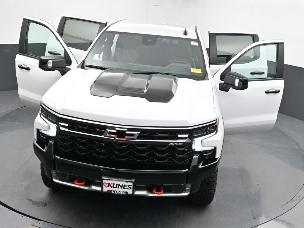 Used 2024 Chevrolet Silverado 1500 ZR2 w/ Technology Package image 43