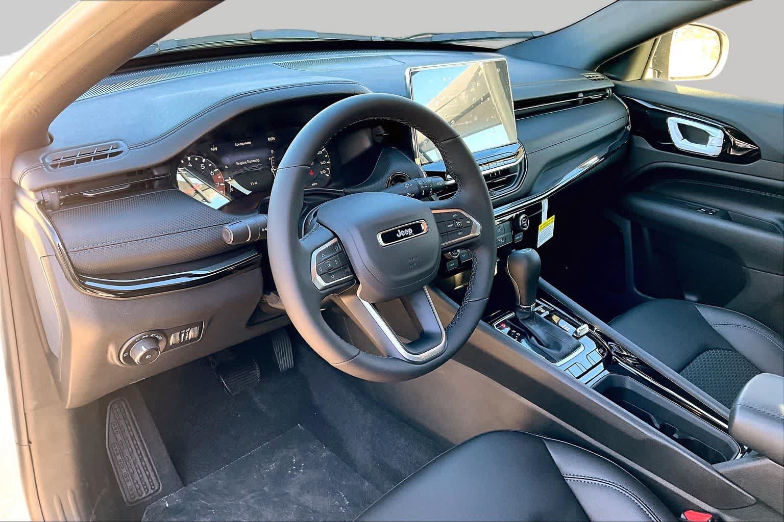 New 2026 Jeep Compass Latitude AWD/4WD image 9