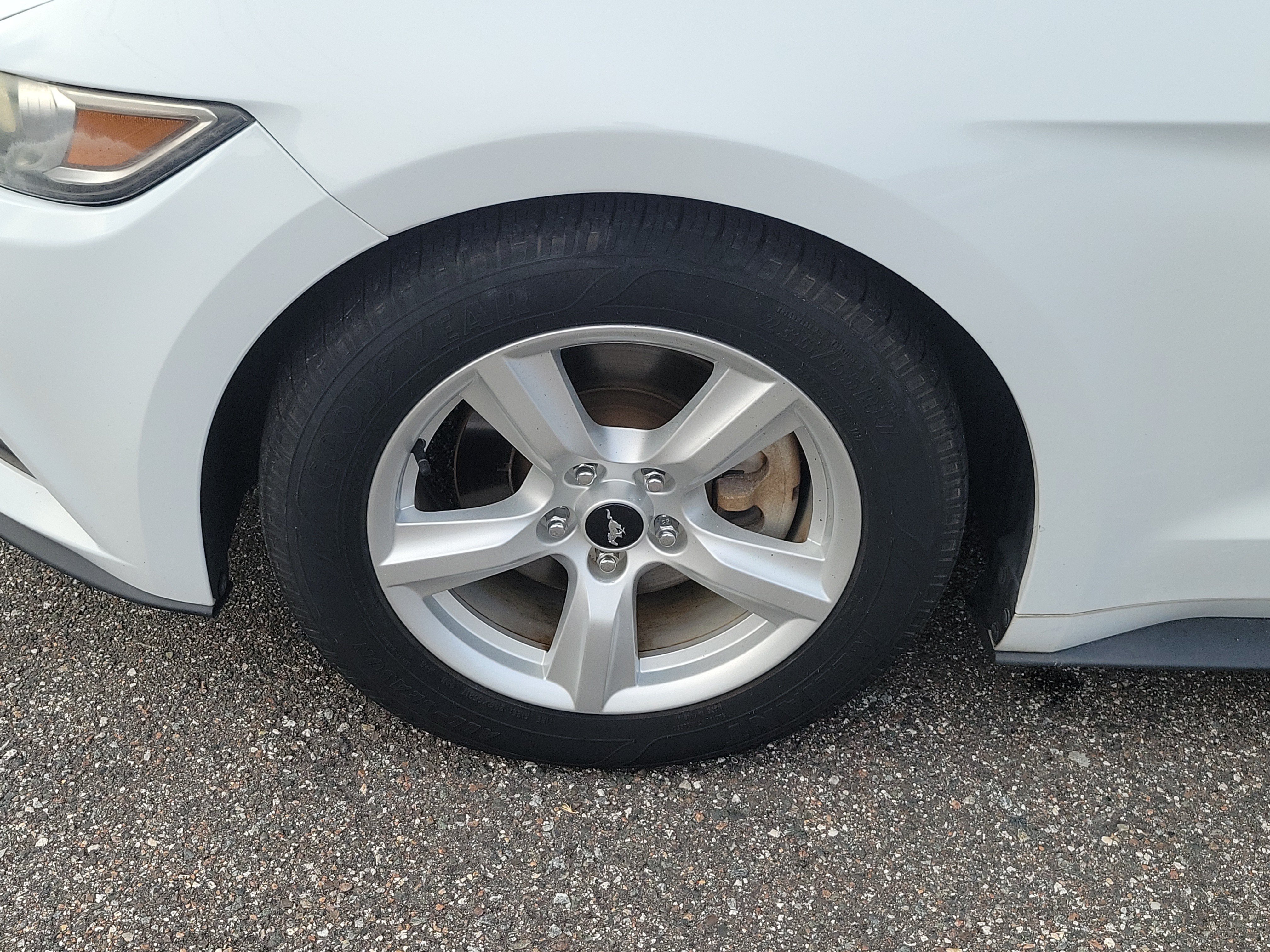 Used 2017 Ford Mustang Coupe RWD image 29