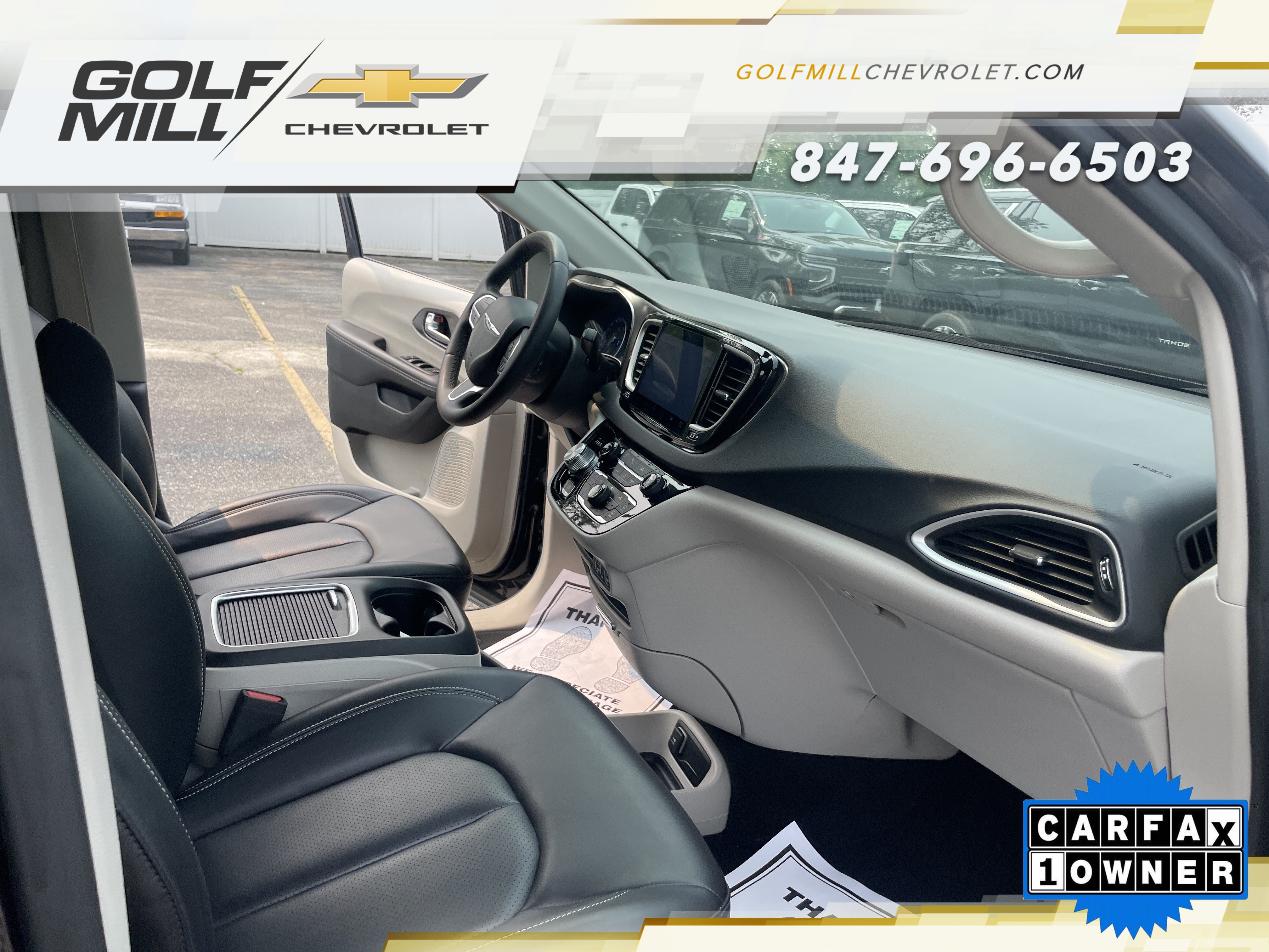 Used 2023 Chrysler Pacifica Touring-L FWD image 32