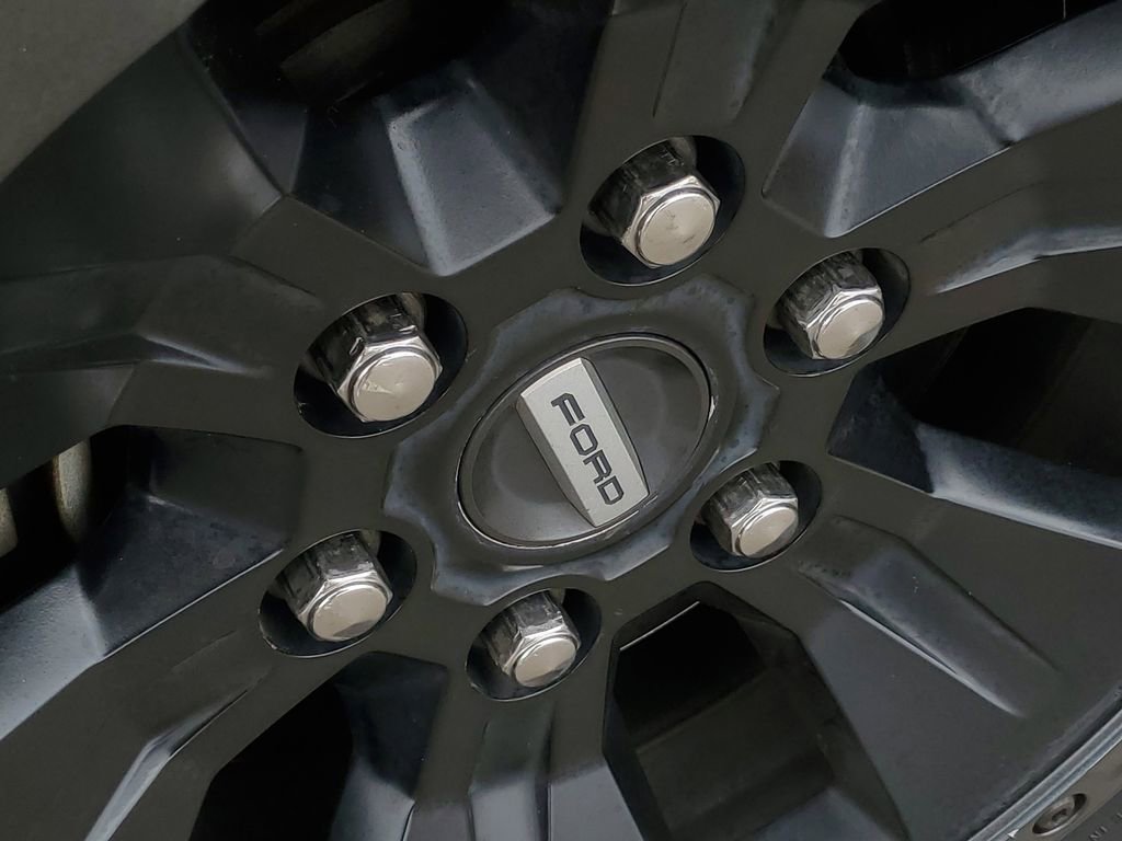 Used 2018 Ford F150 Raptor w/ Equipment Group 802A Luxury image 6