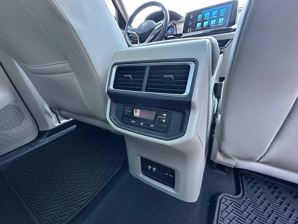 Used 2024 Volkswagen Atlas SE FWD image 24