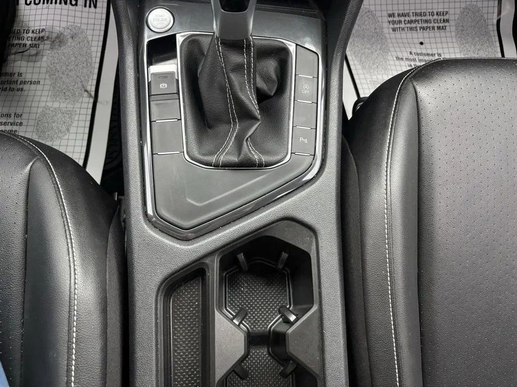 Used 2024 Volkswagen Tiguan SE R-Line image 14