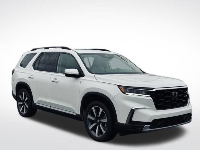 Used 2024 Honda Pilot Touring image 4